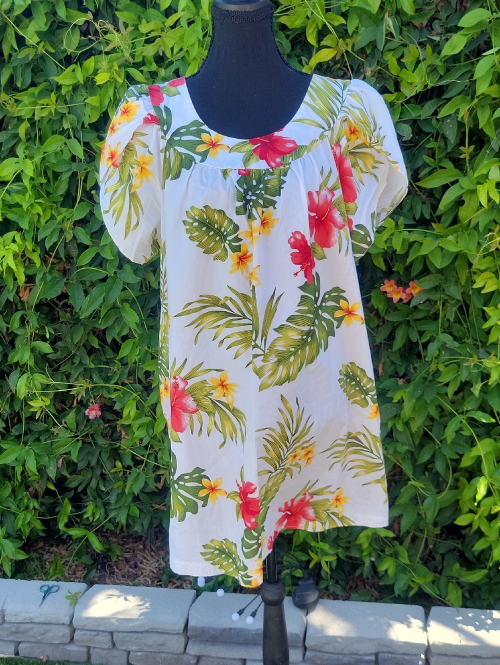 White Tropical Floral/ Leaf Print Tunic Dress with Red & Yellow Blooms L